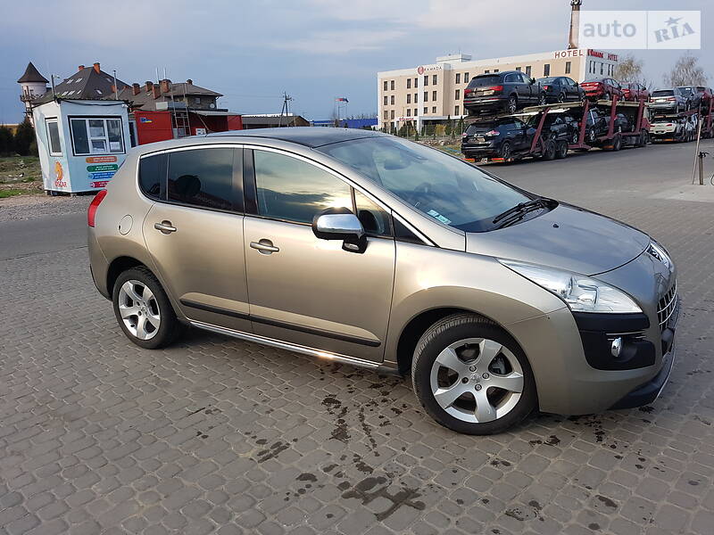 Позашляховик / Кросовер Peugeot 3008 2010 в Львові