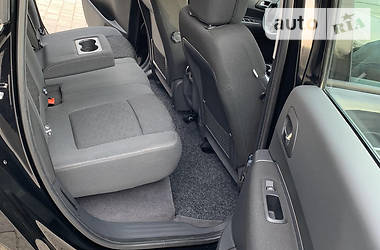 Позашляховик / Кросовер Peugeot 3008 2010 в 