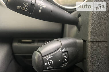 Позашляховик / Кросовер Peugeot 3008 2010 в 