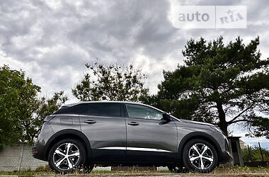Позашляховик / Кросовер Peugeot 3008 2022 в 