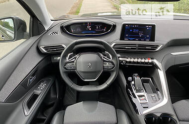 Позашляховик / Кросовер Peugeot 3008 2022 в 