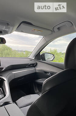 Позашляховик / Кросовер Peugeot 3008 2022 в 