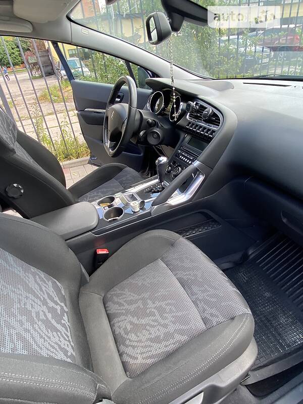 Позашляховик / Кросовер Peugeot 3008 2010 в Івано-Франківську