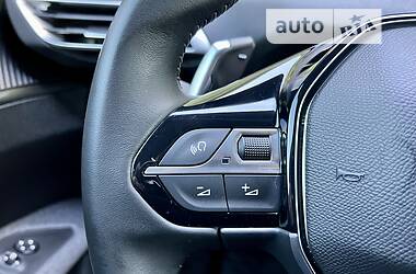 Универсал Peugeot 3008 2021 в 