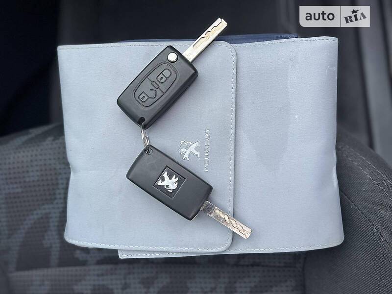 Універсал Peugeot 3008 2013 в Луцьку