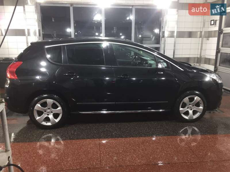 Позашляховик / Кросовер Peugeot 3008 2010 в Львові