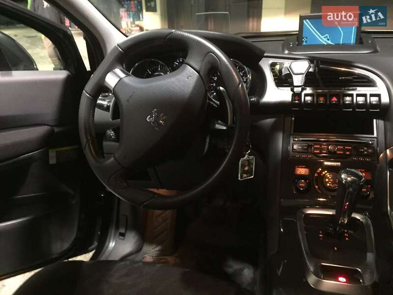 Позашляховик / Кросовер Peugeot 3008 2010 в Львові