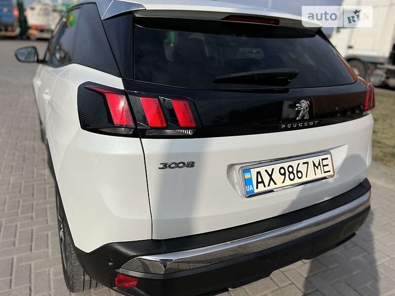 Внедорожник / Кроссовер Peugeot 3008 2017 в Краснограде