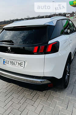 Позашляховик / Кросовер Peugeot 3008 2017 в Краснограді