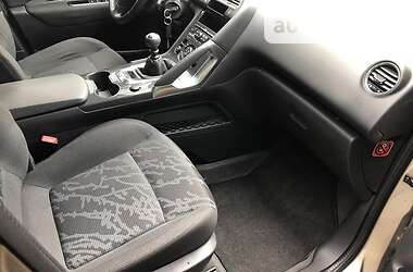 Мінівен Peugeot 3008 2012 в 