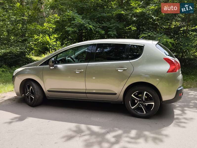 Позашляховик / Кросовер Peugeot 3008 2013 в Львові