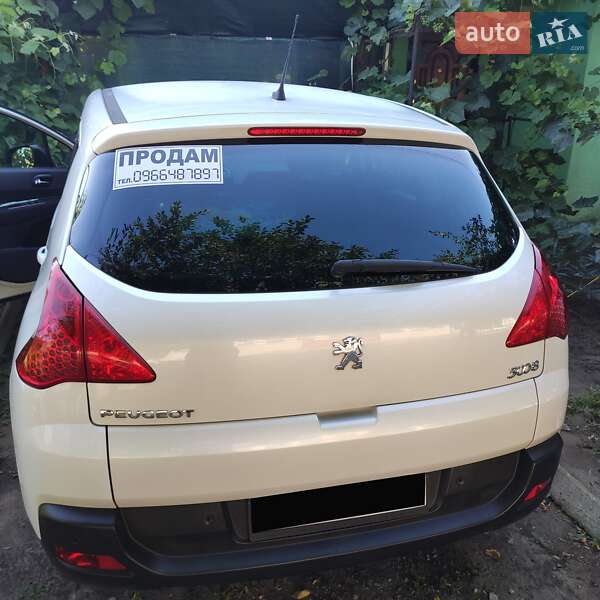 Позашляховик / Кросовер Peugeot 3008 2011 в Запоріжжі