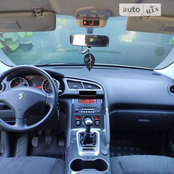 Позашляховик / Кросовер Peugeot 3008 2011 в Запоріжжі