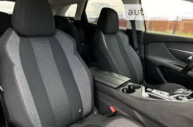 Позашляховик / Кросовер Peugeot 3008 2017 в 