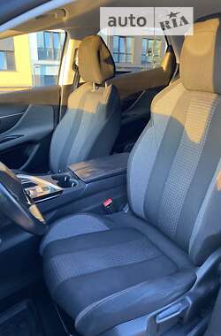 Внедорожник / Кроссовер Peugeot 3008 2017 в 