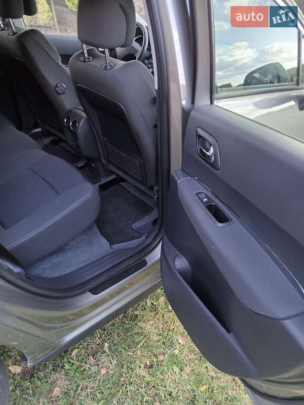 Позашляховик / Кросовер Peugeot 3008 2013 в Звягелі