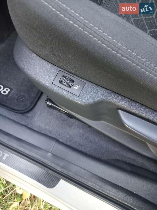 Позашляховик / Кросовер Peugeot 3008 2013 в Звягелі