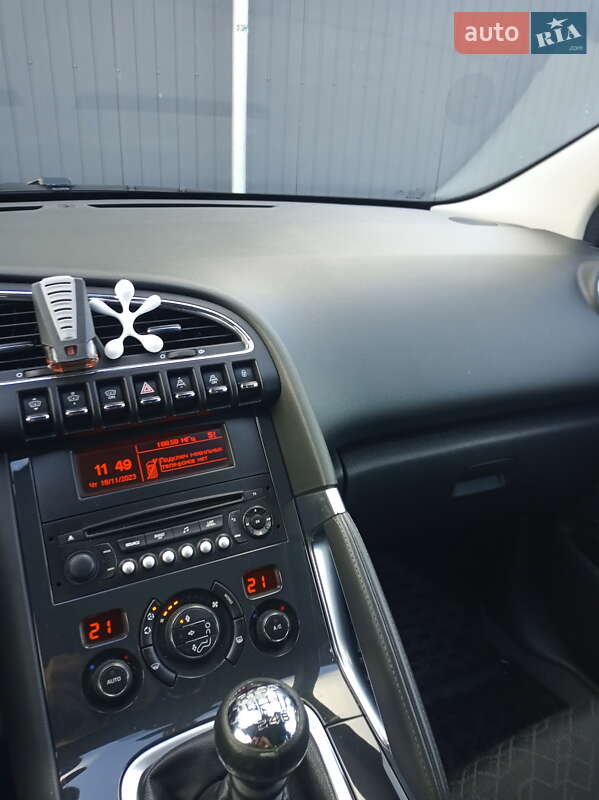 Внедорожник / Кроссовер Peugeot 3008 2013 в Самборе фото 41 Внедорожник / Кроссовер Peugeot 3008 2013 в Самборе