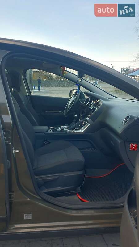 Позашляховик / Кросовер Peugeot 3008 2009 в Долині