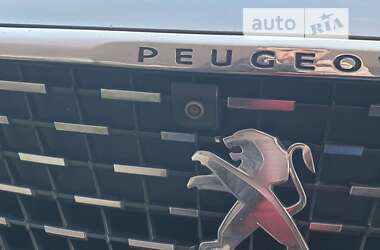 Позашляховик / Кросовер Peugeot 3008 2019 в Мукачевому