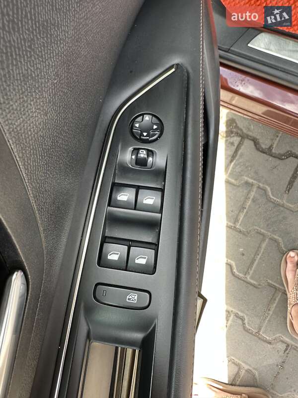 Позашляховик / Кросовер Peugeot 3008 2017 в Вінниці