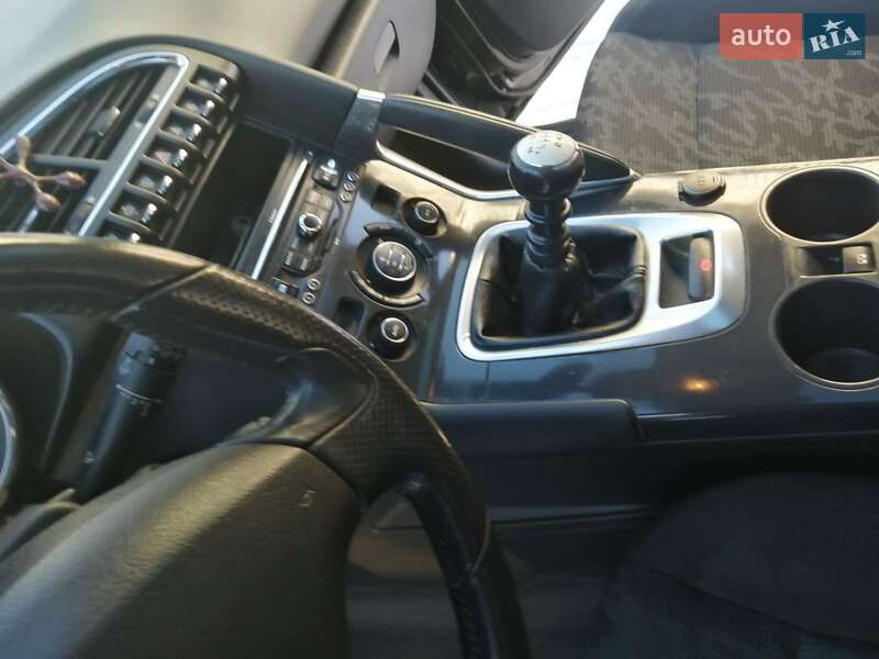 Внедорожник / Кроссовер Peugeot 3008 2011 в Ивано-Франковске