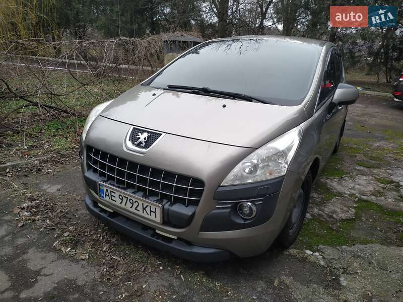 Позашляховик / Кросовер Peugeot 3008 2010 в Кам'янському