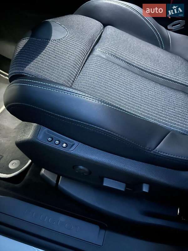 Позашляховик / Кросовер Peugeot 3008 2021 в Києві