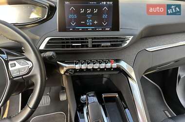 Внедорожник / Кроссовер Peugeot 3008 2021 в Киеве