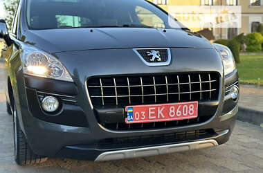 Позашляховик / Кросовер Peugeot 3008 2011 в Сарнах