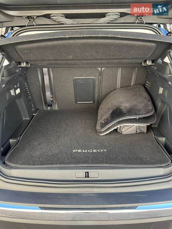Внедорожник / Кроссовер Peugeot 3008 2018 в Киеве