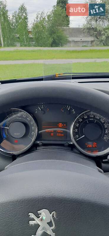 Внедорожник / Кроссовер Peugeot 3008 2013 в Новомосковске