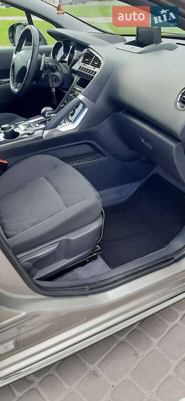 Внедорожник / Кроссовер Peugeot 3008 2013 в Новомосковске