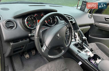 Позашляховик / Кросовер Peugeot 3008 2009 в 