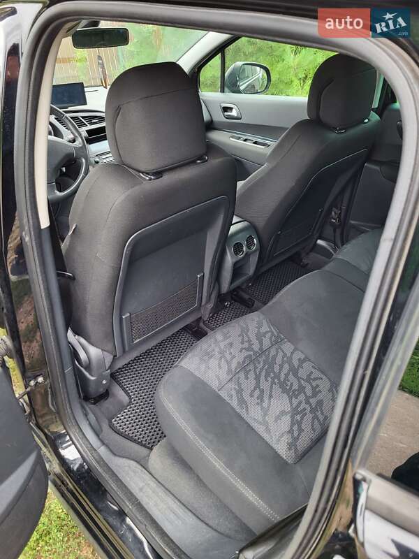 Позашляховик / Кросовер Peugeot 3008 2010 в Львові