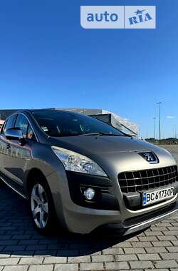 Позашляховик / Кросовер Peugeot 3008 2012 в 
