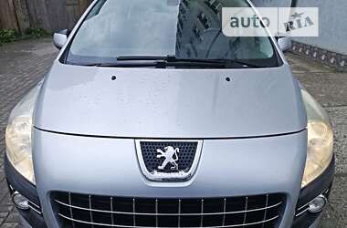 Позашляховик / Кросовер Peugeot 3008 2011 в Івано-Франківську