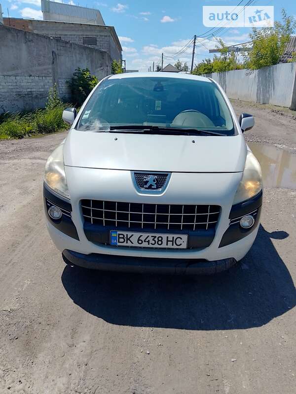 Позашляховик / Кросовер Peugeot 3008 2011 в Рівному