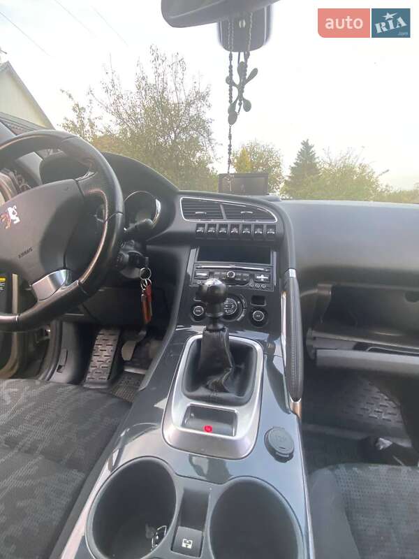 Позашляховик / Кросовер Peugeot 3008 2012 в Калуші