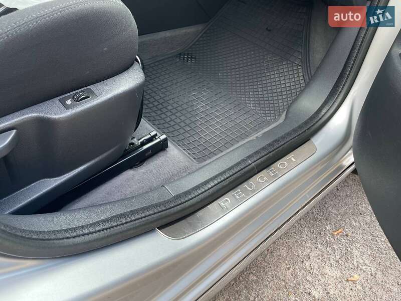 Внедорожник / Кроссовер Peugeot 3008 2011 в Тернополе