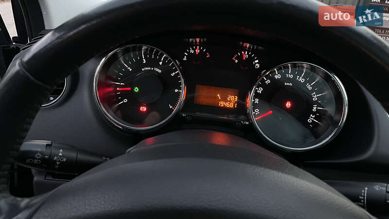 Внедорожник / Кроссовер Peugeot 3008 2010 в Сторожинце