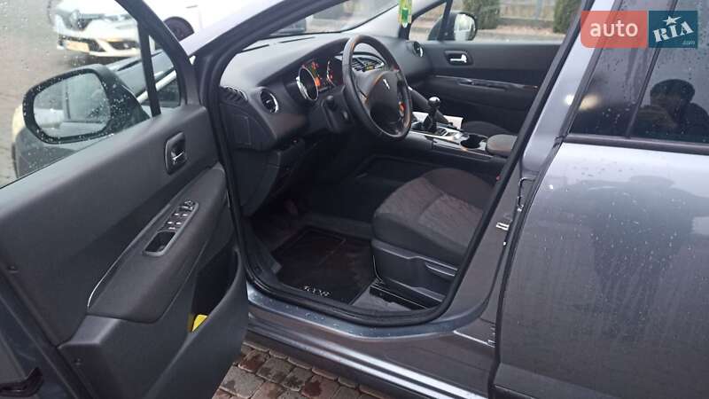 Внедорожник / Кроссовер Peugeot 3008 2012 в Сарнах