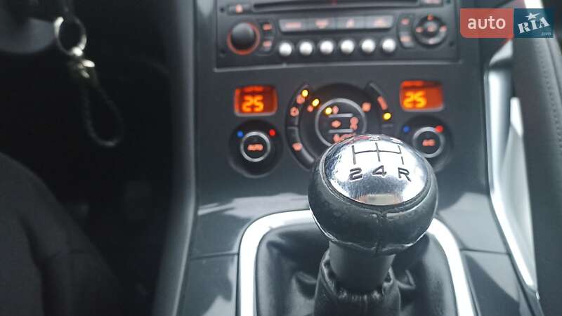 Внедорожник / Кроссовер Peugeot 3008 2012 в Сарнах