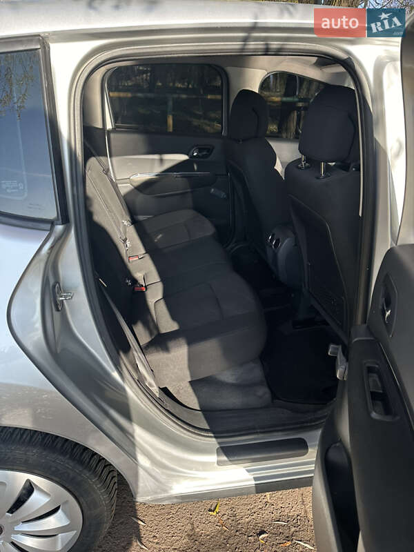 Внедорожник / Кроссовер Peugeot 3008 2010 в Ровно фото 17 Внедорожник / Кроссовер Peugeot 3008 2010 в Ровно