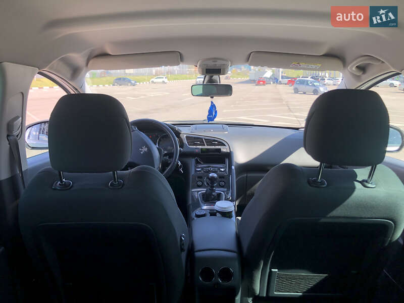 Позашляховик / Кросовер Peugeot 3008 2014 в Рівному