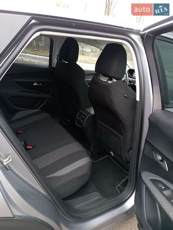 Внедорожник / Кроссовер Peugeot 3008 2017 в Казатине