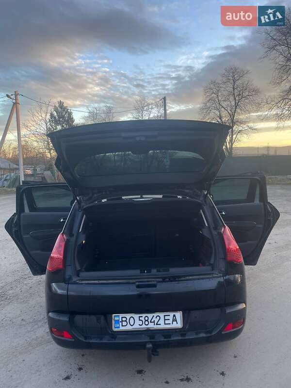Позашляховик / Кросовер Peugeot 3008 2010 в Дрогобичі