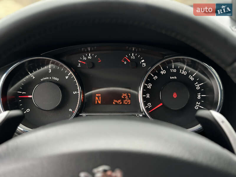 Внедорожник / Кроссовер Peugeot 3008 2013 в Смыге