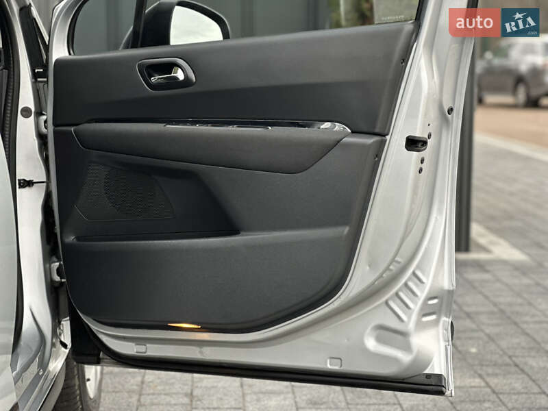 Внедорожник / Кроссовер Peugeot 3008 2013 в Смыге