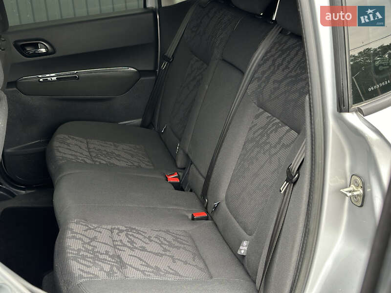 Внедорожник / Кроссовер Peugeot 3008 2013 в Смыге
